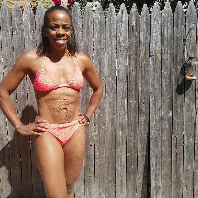 09-These-12-Empowering-Swimsuit-Pics-Prove-There-Is-No-One-Bikini-Body-Courtesy-De-Bolton,-Fitness-Blogger-at-www.FaithFueledMoms.com