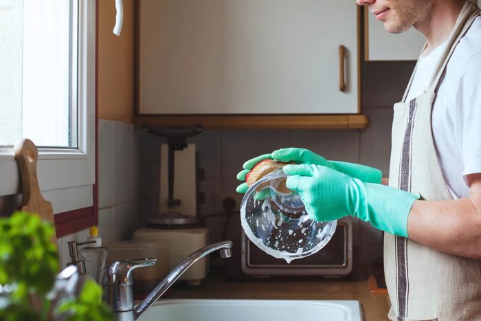 10 Things Dermatologists Refuse to Use on Their Hands