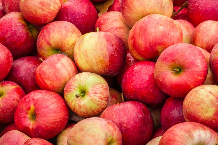 pile of red apples