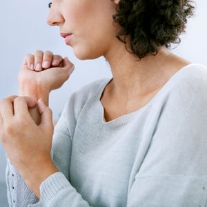 Itching in a woman