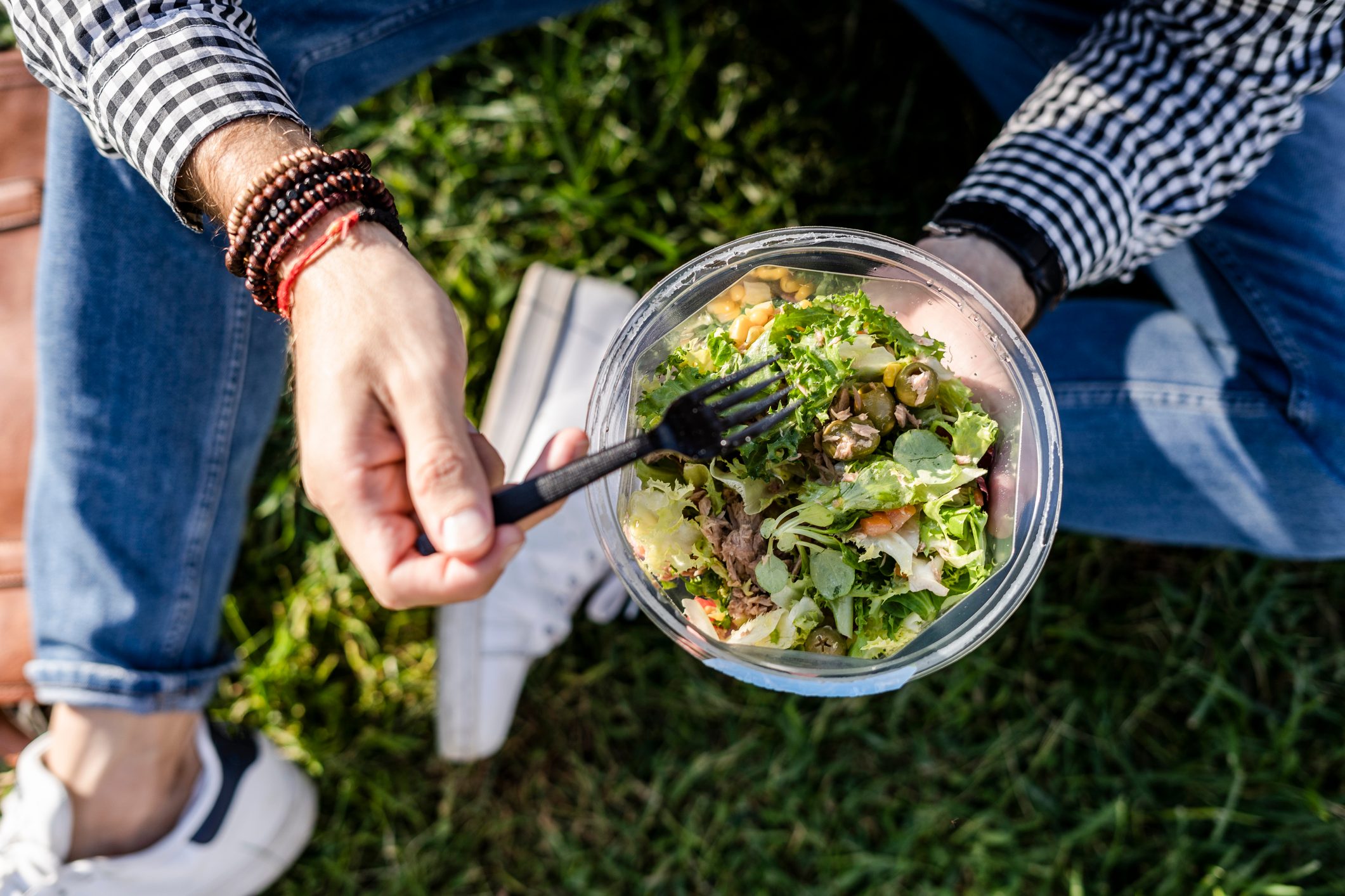 5 Eating Habits That Benefit Your Mental Health, a Registered Dietitian Says