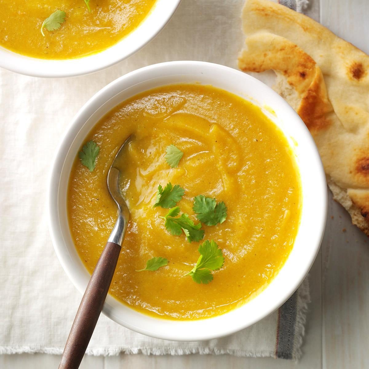 Creamy Cauliflower Pakora Soup Exps Thfm17 198103 C09 22 2b 12