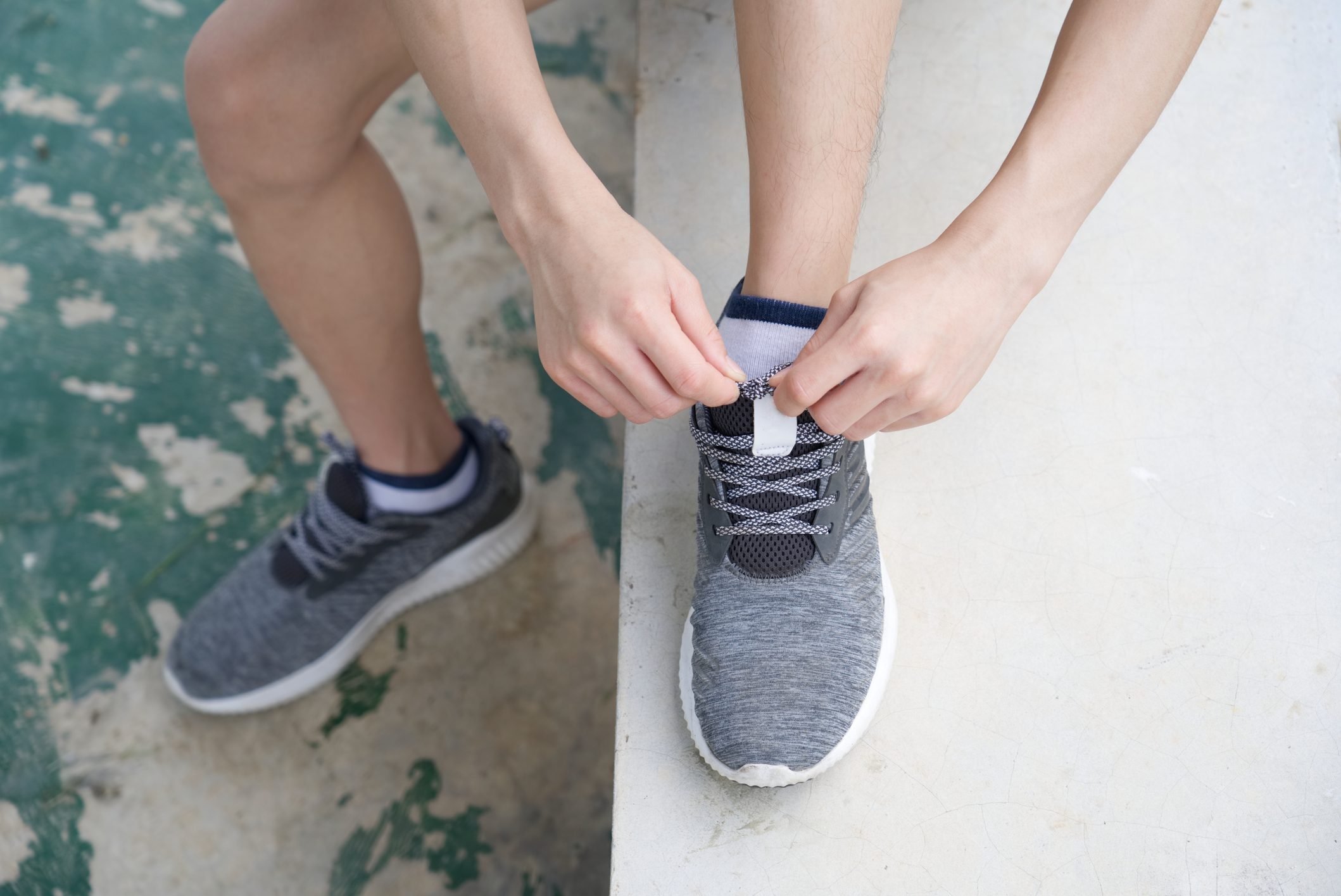 Tying shoelaces